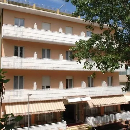 D'annunzio فندق مبيت وإفطار 3*